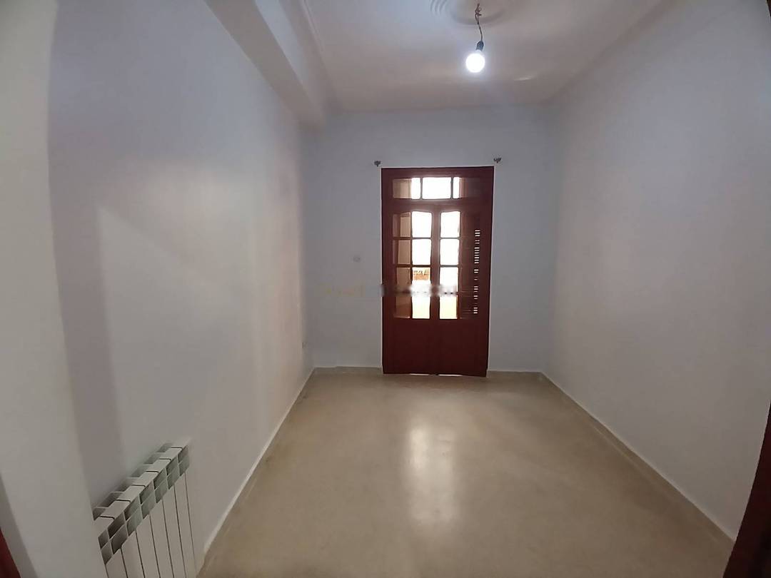 Location Niveau de villa F4 Djasr Kasentina