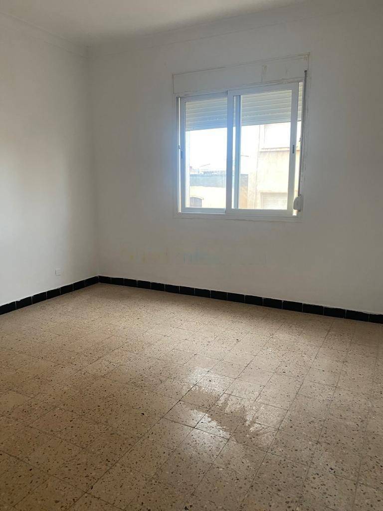 Location Niveau de villa F5 Ain Benian