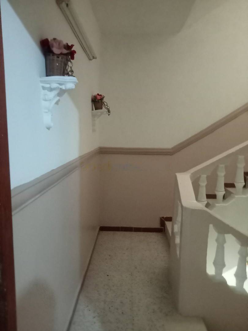 Location Niveau de villa F4 Djasr Kasentina