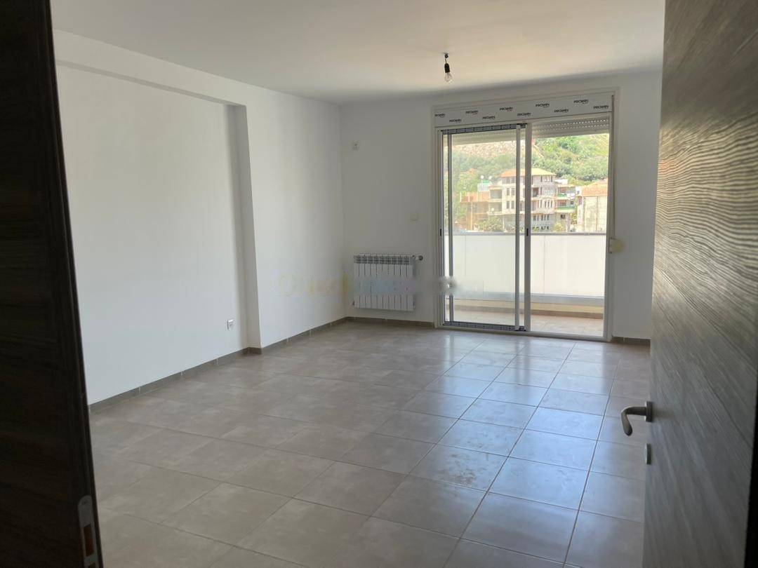 Location Appartement F4 Birkhadem