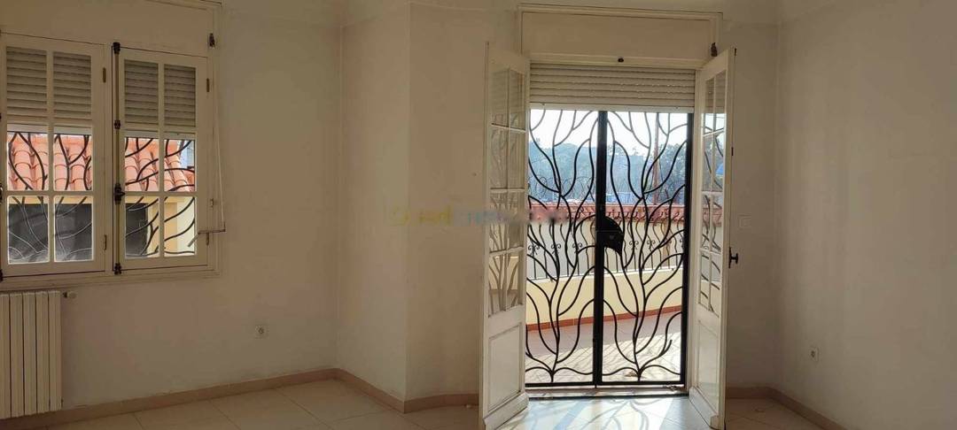 Location Niveau de villa F4 Birkhadem