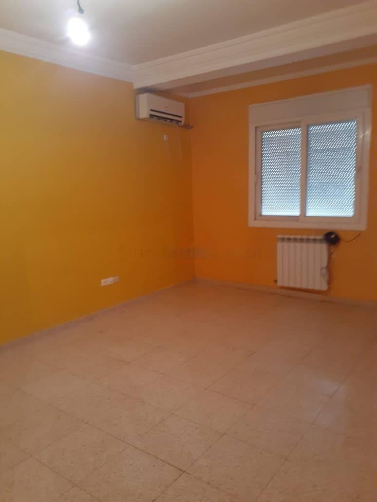 Location Niveau de villa F3 Djasr Kasentina