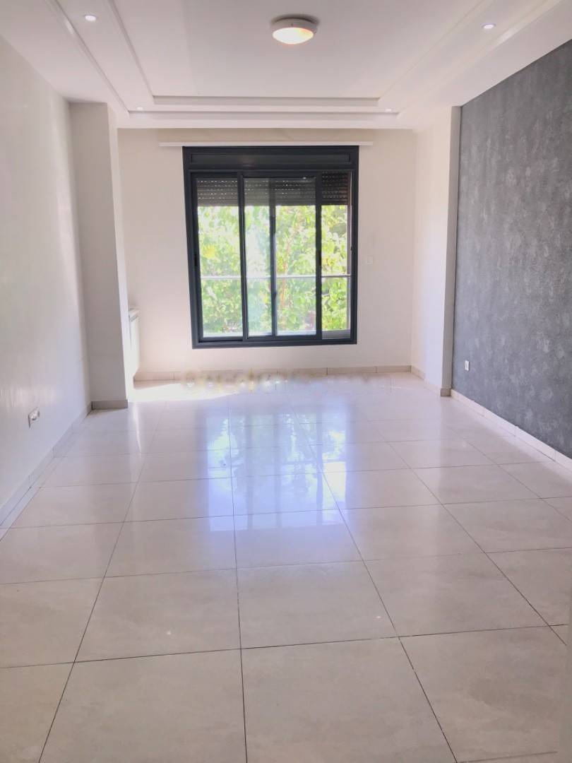 Location Appartement F4 El Achour