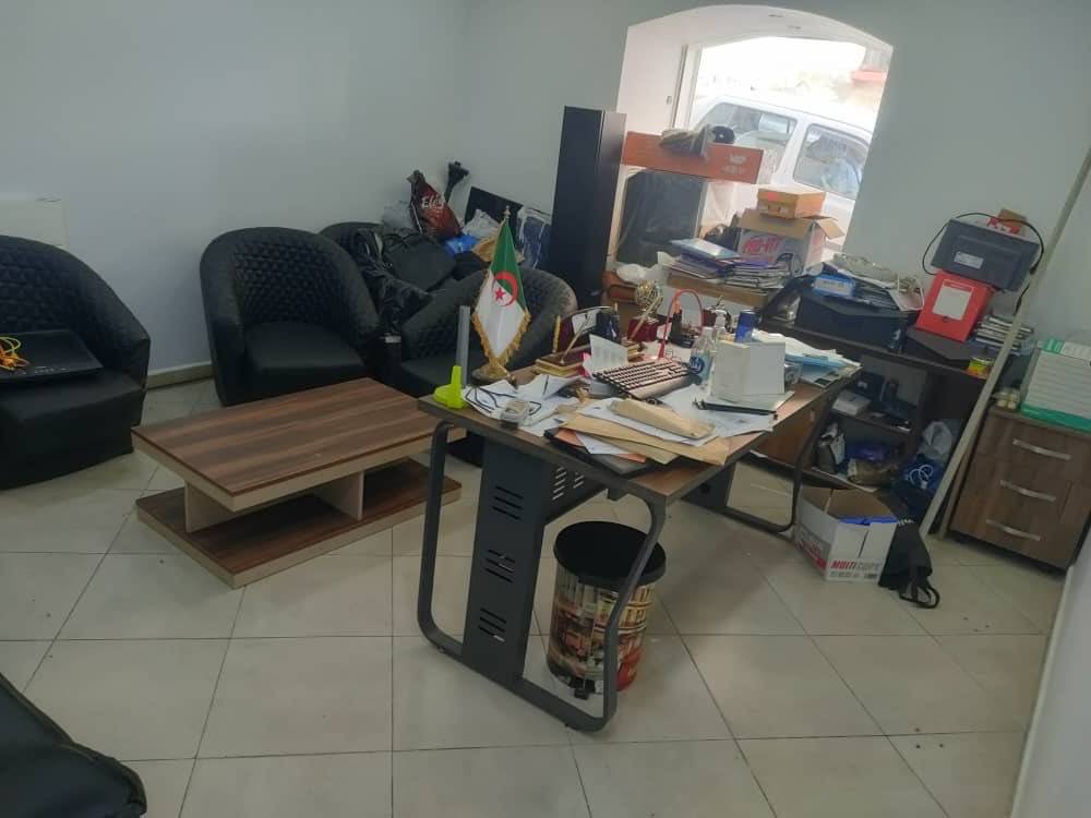 Local à louer 50 m2 à plateau Oran كراء محل تجاري ببلاطو وهران