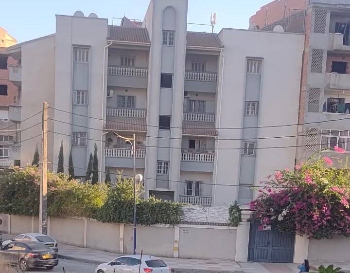 Villa R-1+3 à vendre 