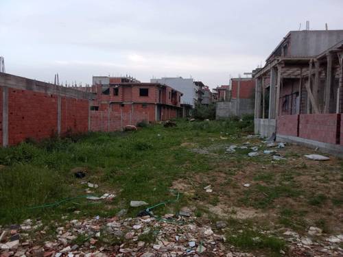 قطع ارضية صالحة للبناء