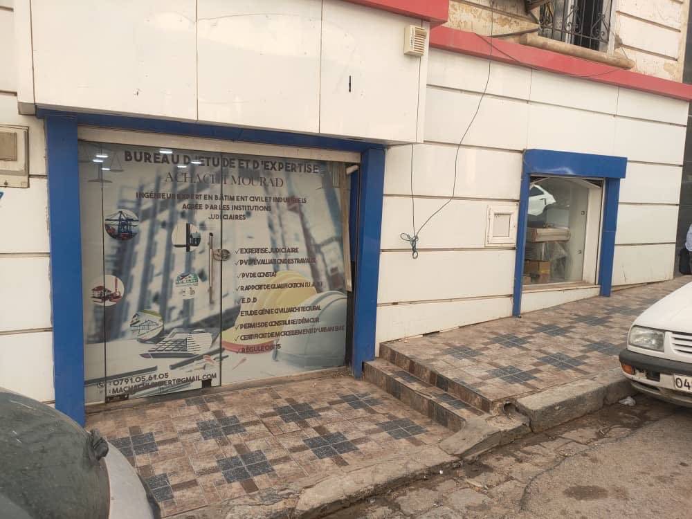 Local à louer 50 m2 à plateau Oran كراء محل تجاري ببلاطو وهران