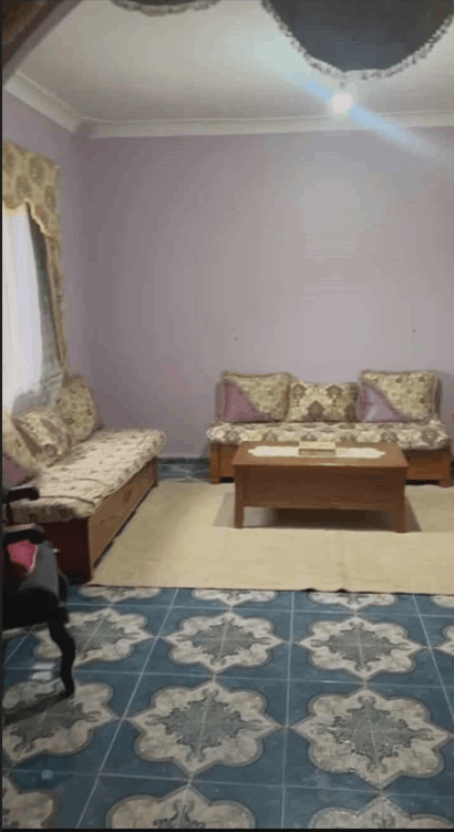 maison avec une cours RDC