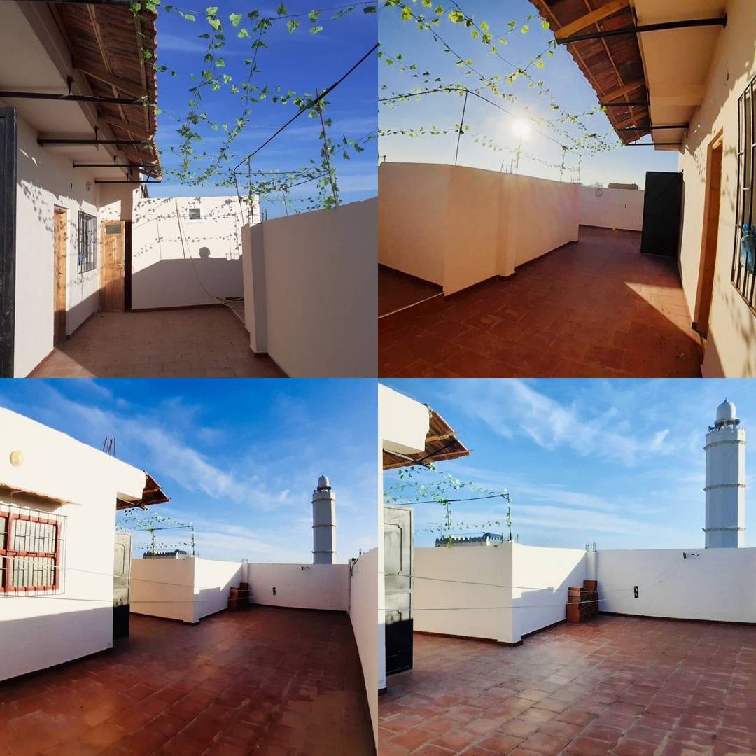 Maison rénovée avec 2 locaux commerces