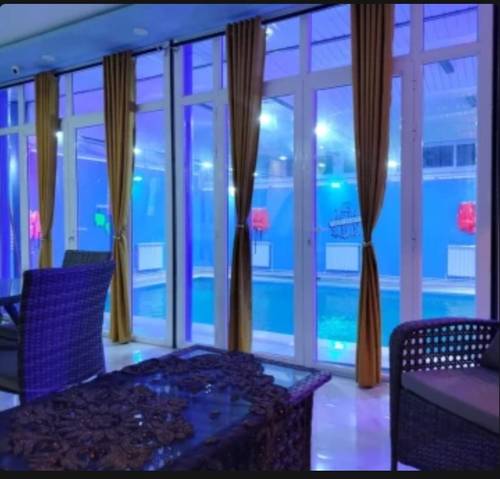 Villa à côté de la mer avec piscine 