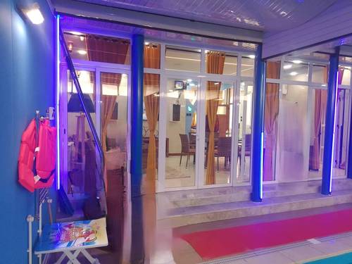 Villa à côté de la mer avec piscine 