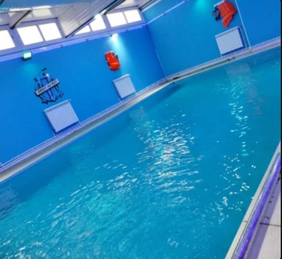 Villa à côté de la mer avec piscine 