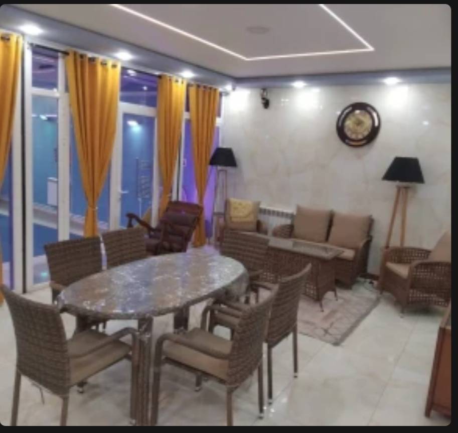 Villa à côté de la mer avec piscine 