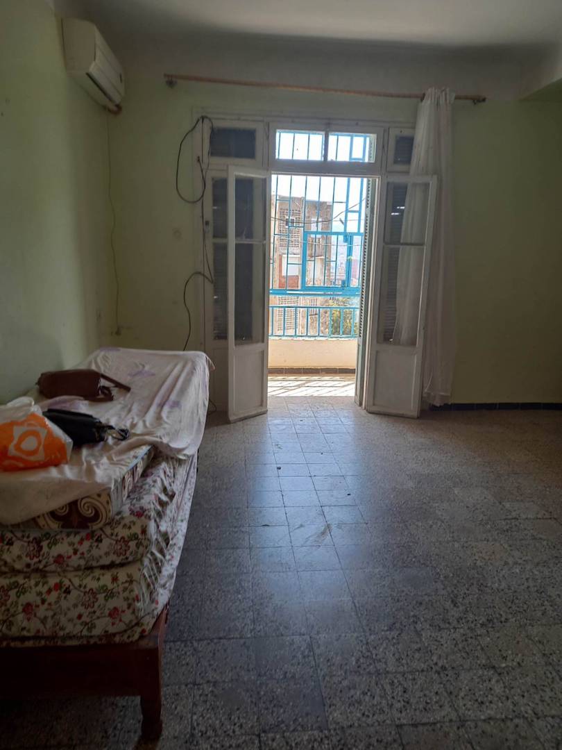 Appartement a vendre a Béjaïa (cité soumari)