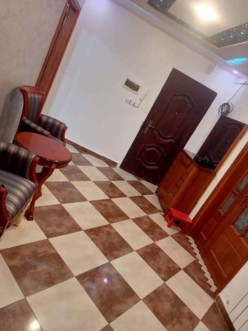 Vente appartement T3 acté luxe avec box à choupot Oran 