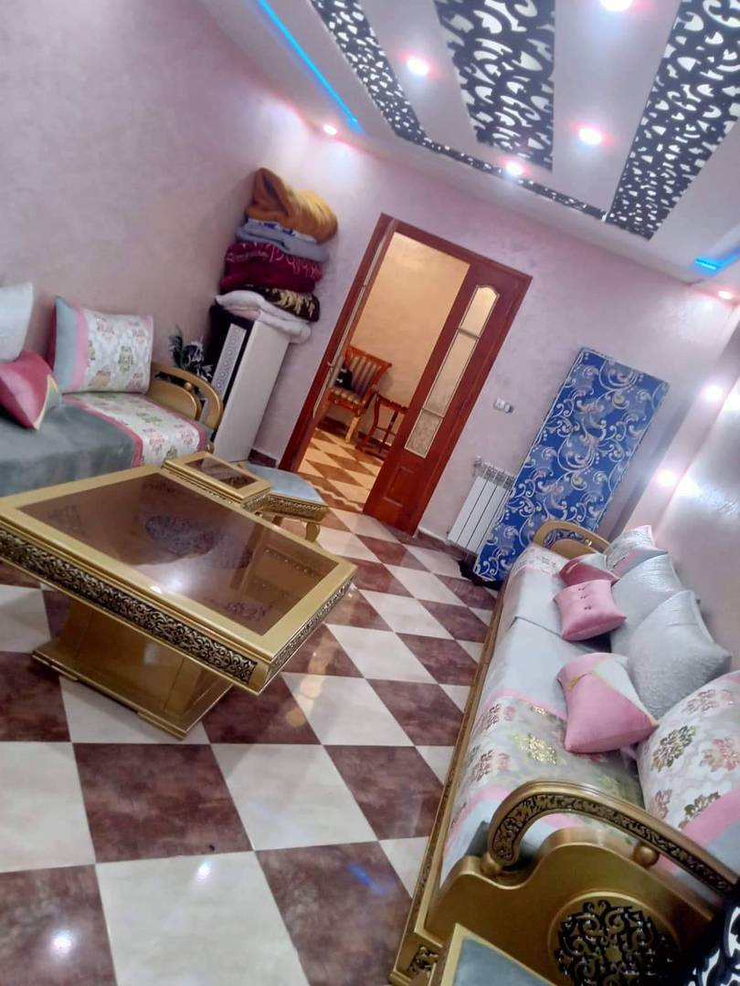 Vente appartement T3 acté luxe avec box à choupot Oran 