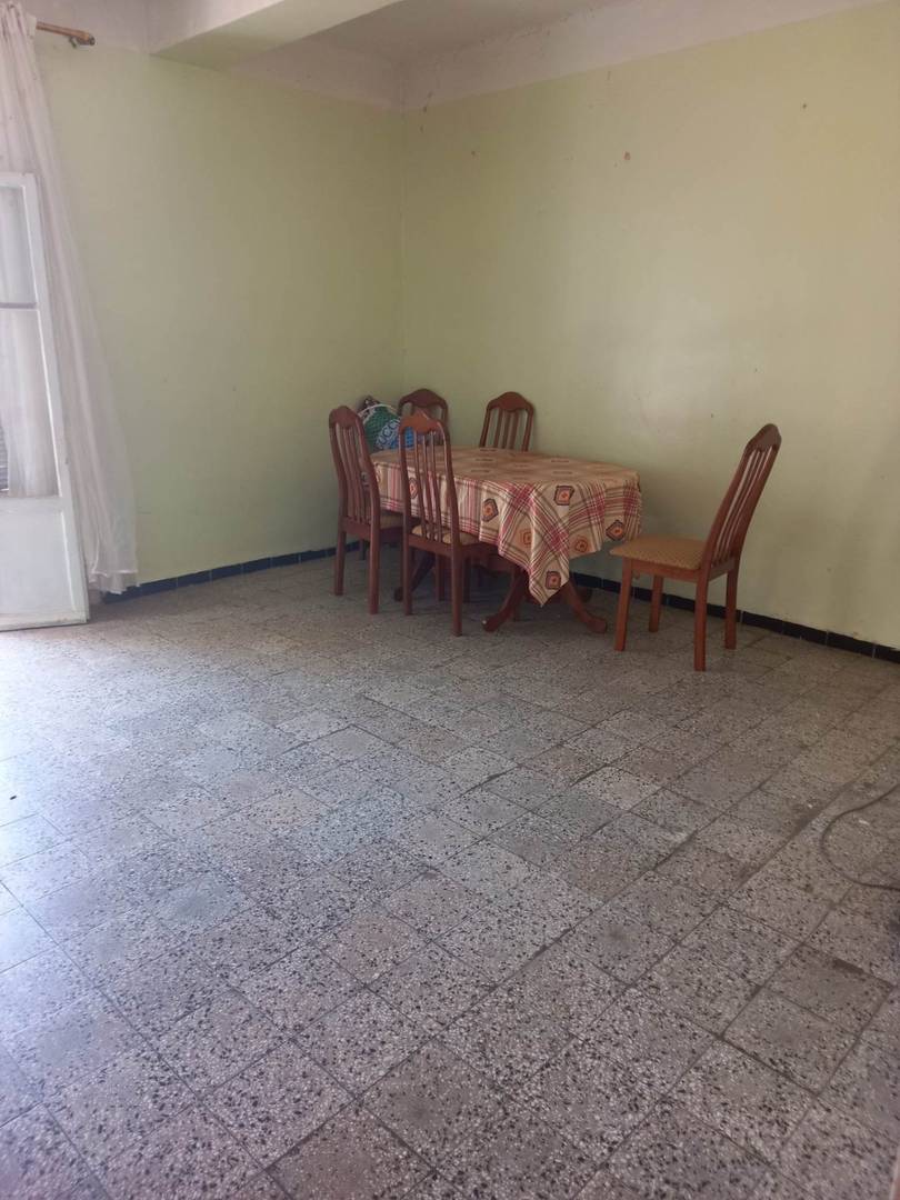 Appartement a vendre a Béjaïa (cité soumari)