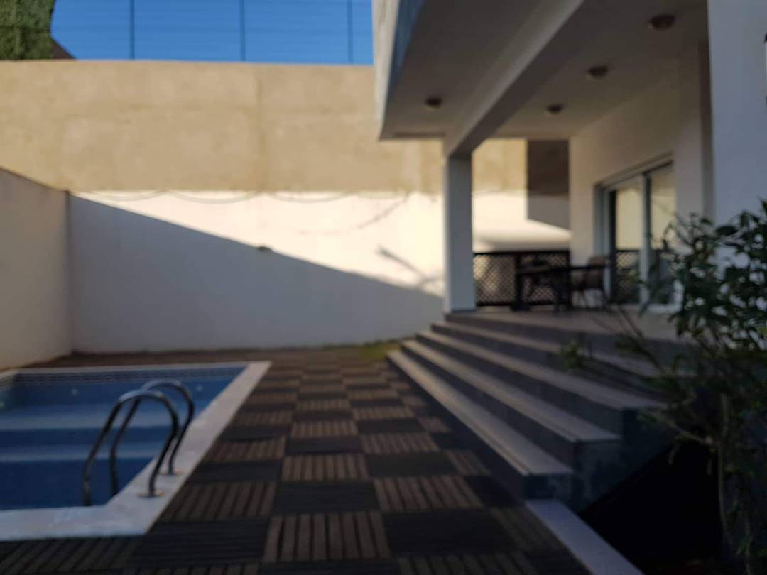villa modrne 600 m2 avec piscine à Belgaid