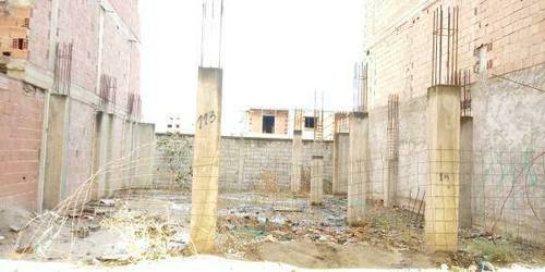 TERRAIN AVEC PLATEFORME ANTI SISMIQUE